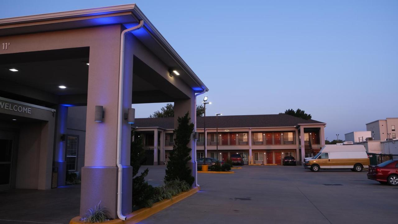 Catoosa Inn & Suites Exteriör bild