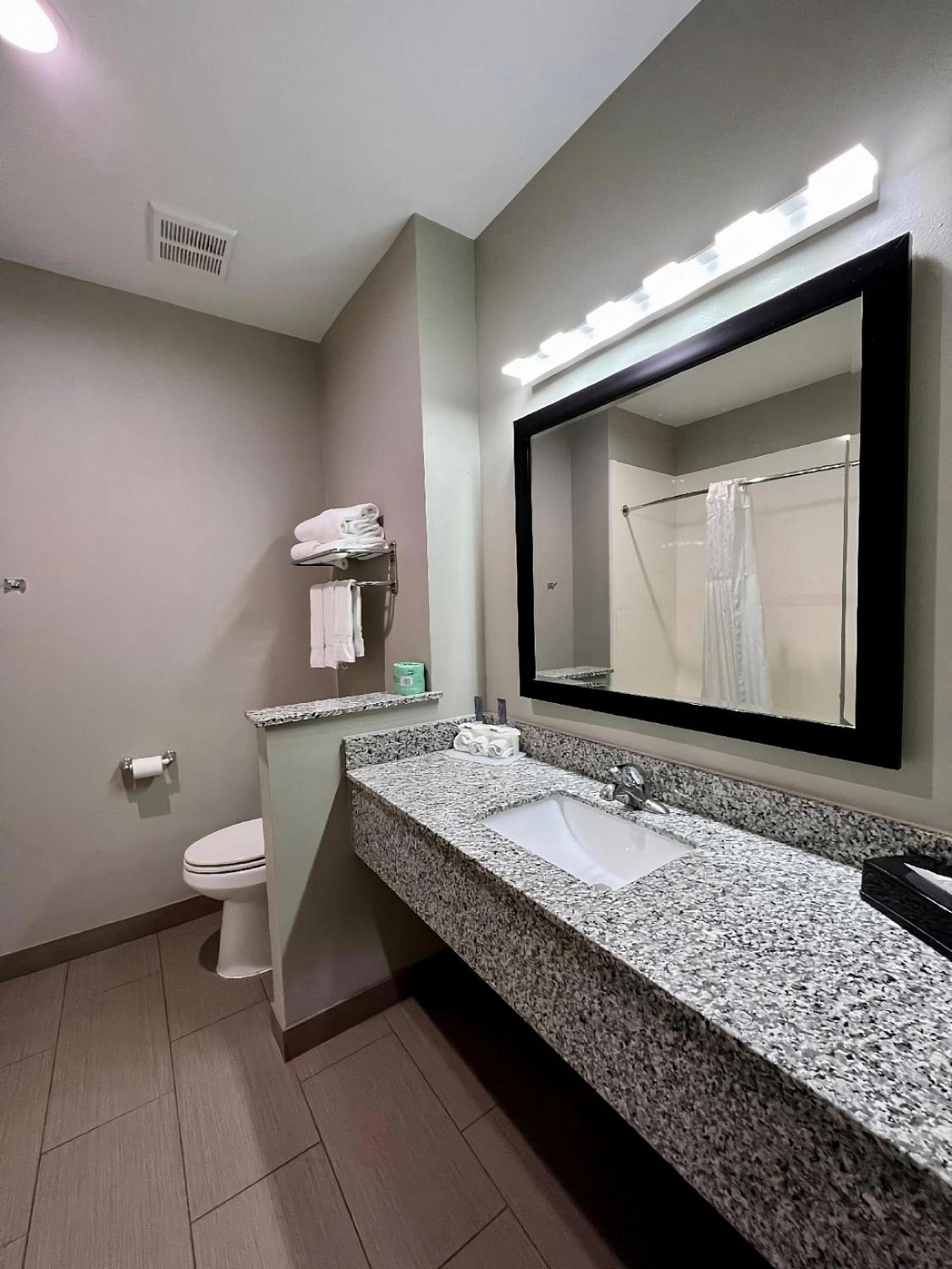 Catoosa Inn & Suites Exteriör bild