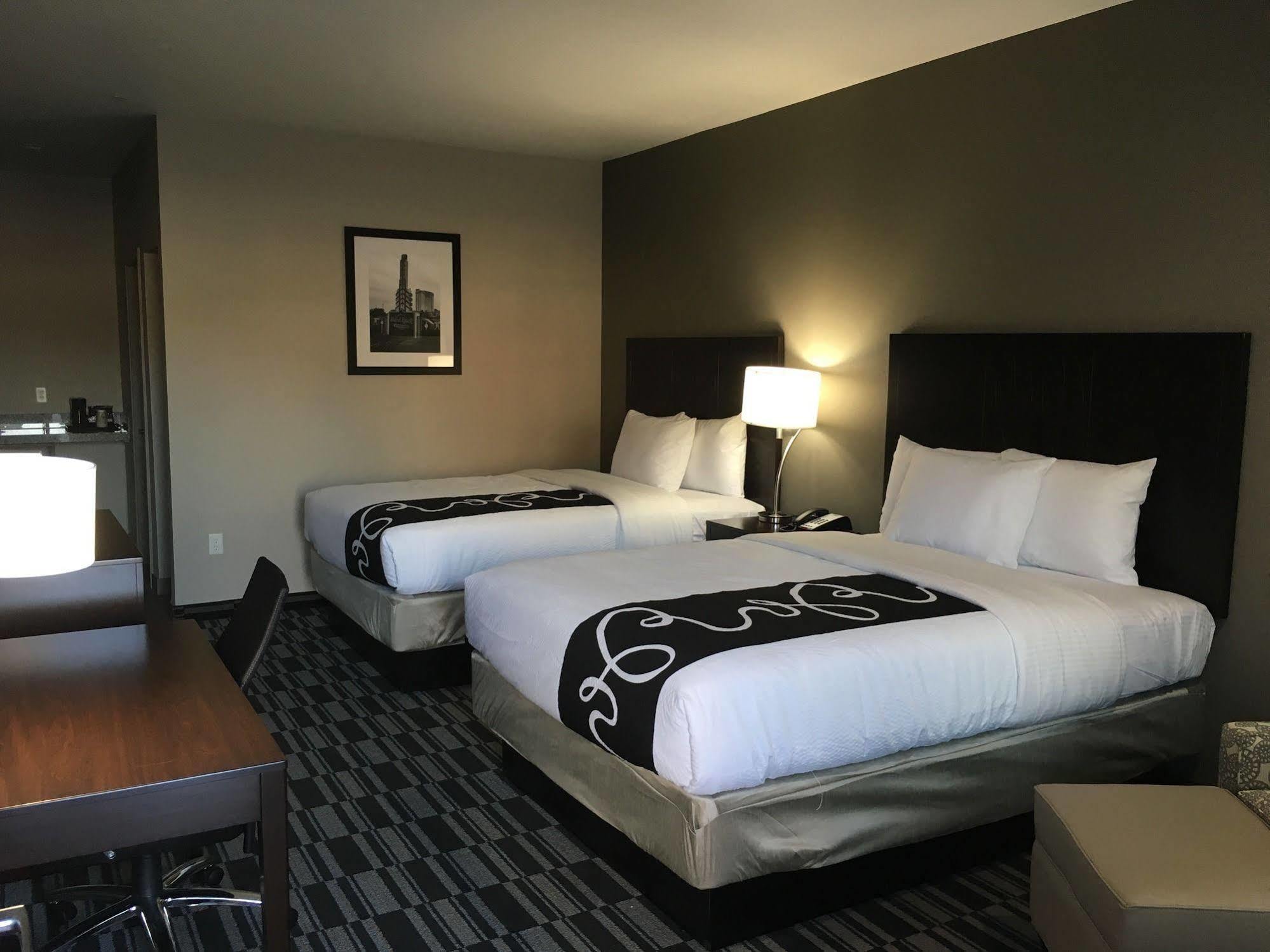 Catoosa Inn & Suites Exteriör bild